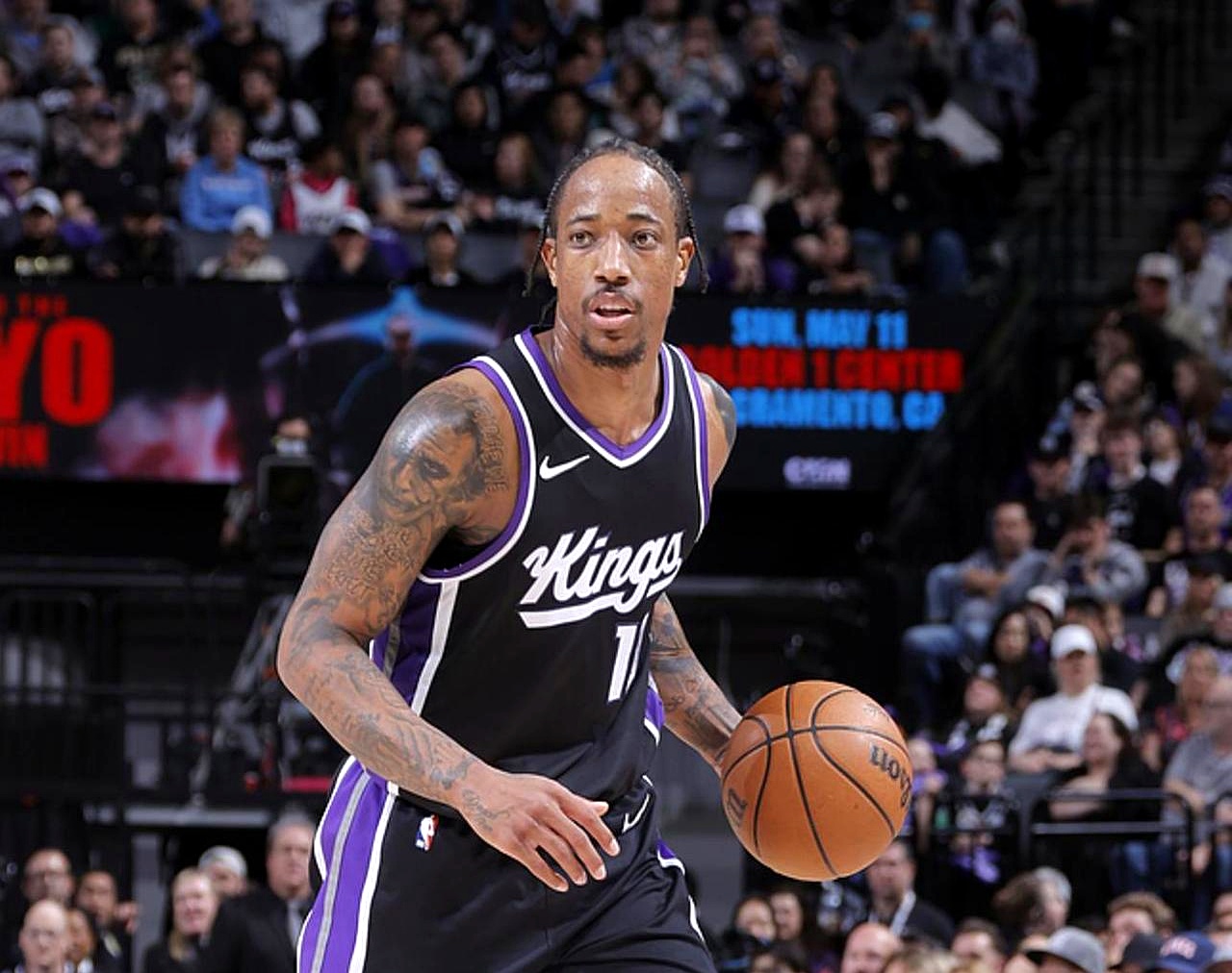 星空体育官网-包含密尔沃基雄鹿训练开放日,窗口期单刀错失引欢呼,英超在即,年轻球员得到机会的词条